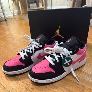 NWT Jordan 1 Low (GS) Pinksicle